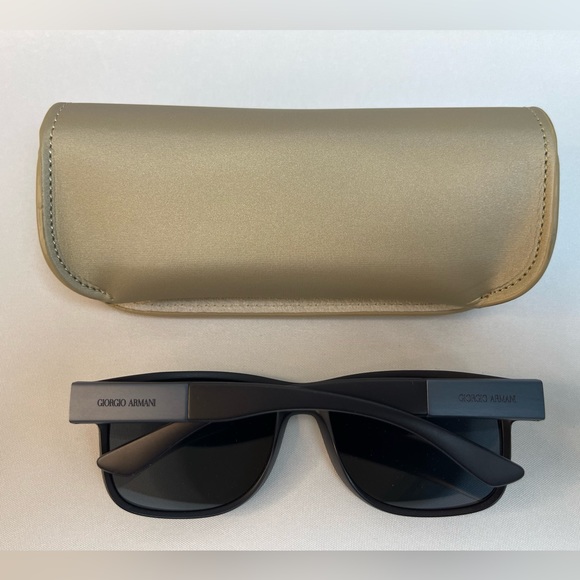 Giorgio Armani  - Sunglases - Picture 7 of 15